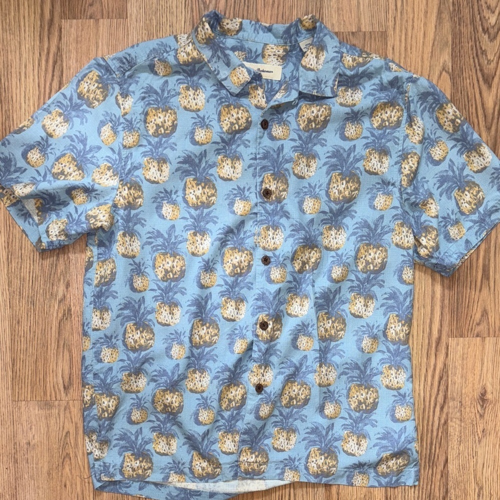 Authentic Tommy Bahama Pineapple 100% Silk Shirt. Luxurious Comfort and Tropical